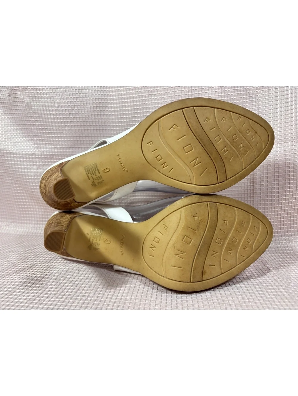 Cream colored Soft leather Fioni Cork Heel size 9